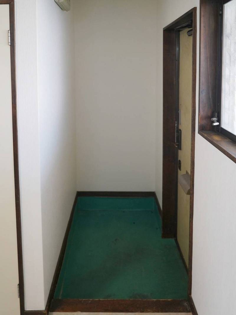 玄関は十分な広さがあり、たくさんの靴が置けます。