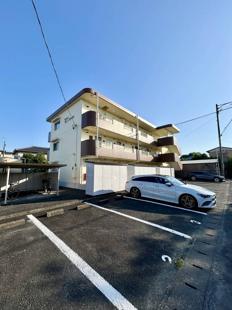 敷地内駐車場は物件目の前です♪
