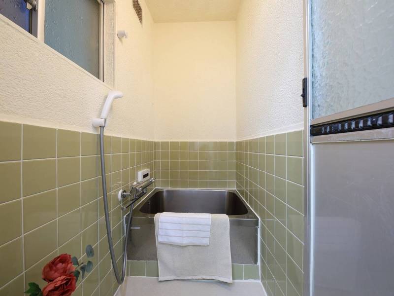 家族の入浴時間がずれても追い炊きで快適に。自動湯はり機能付。