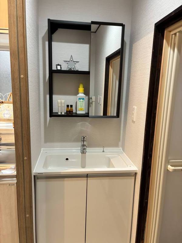 鏡付の洗面所を新設。脱衣・洗濯スペースも設けています！