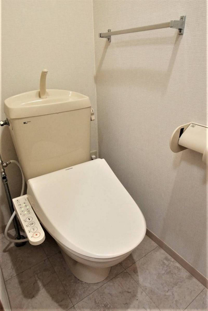 温水洗浄機能付き「トイレ」