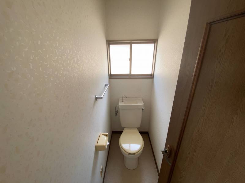トイレは1,2階にあります。