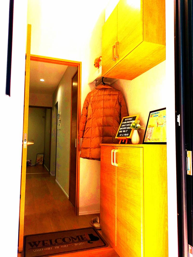 スポーツ用品もしまえる広めのシューズクローク♪コート掛けも♪