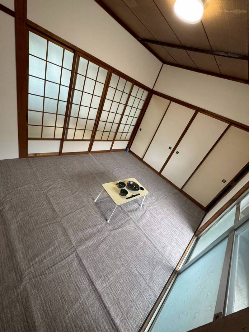 六畳のお部屋！収納もあり広々使えます！