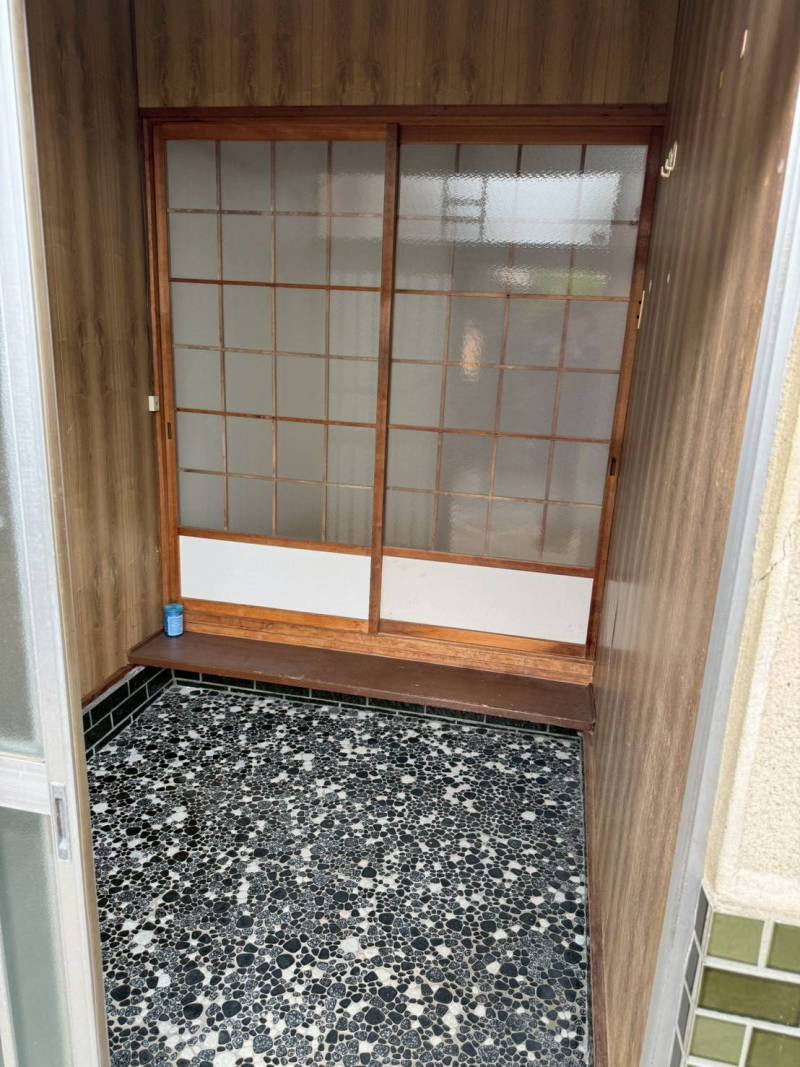 玄関広めで靴をたくさん収納できます！