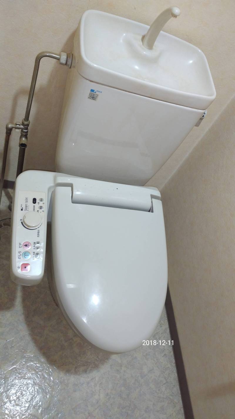 勿論おトイレは洗浄機能付き便座です♪