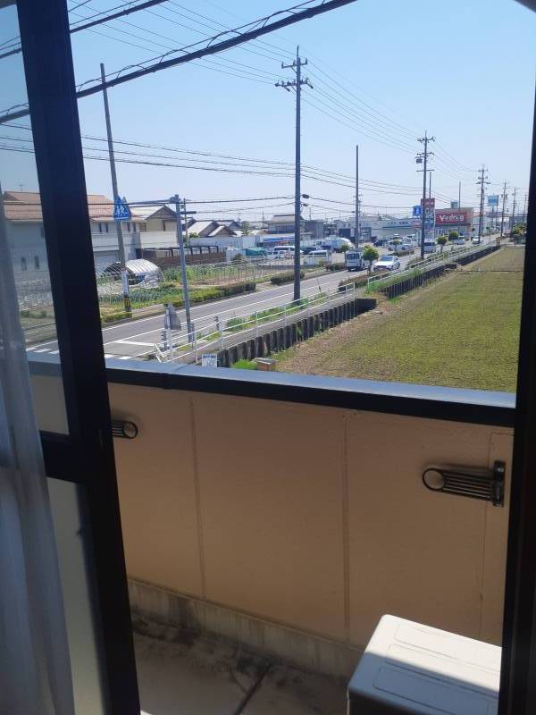 田畑が広がり、閑静な住宅地です☆