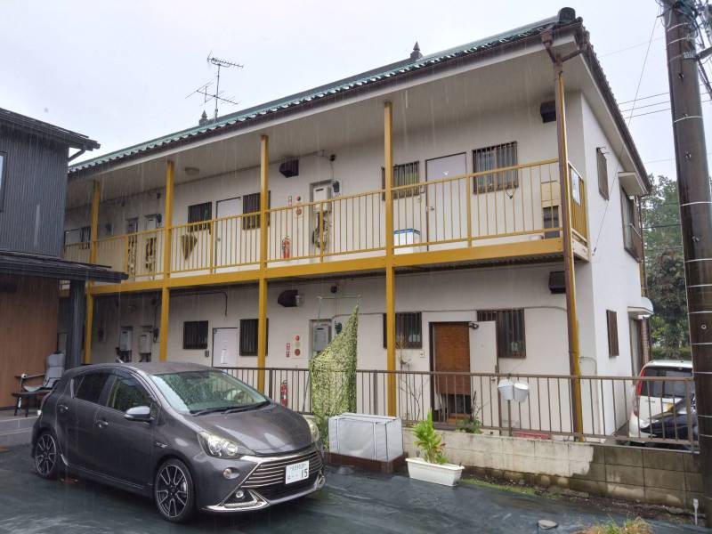 各部屋の入口側も定期的に清掃し、綺麗に保っています♪