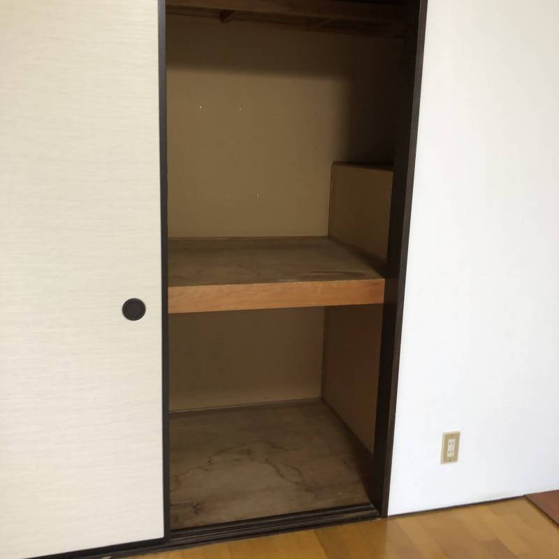 ２階洋室の収納です。