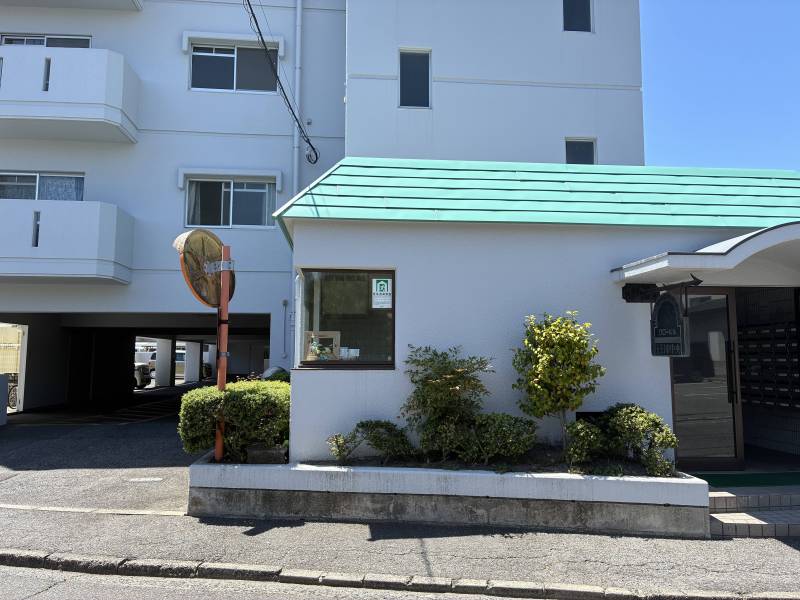 2024年に建物外壁塗装を行なっているため外観も良好です