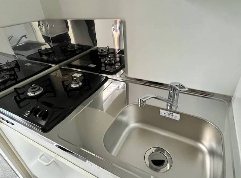 ガスコンロ2口、キッチンも広々！