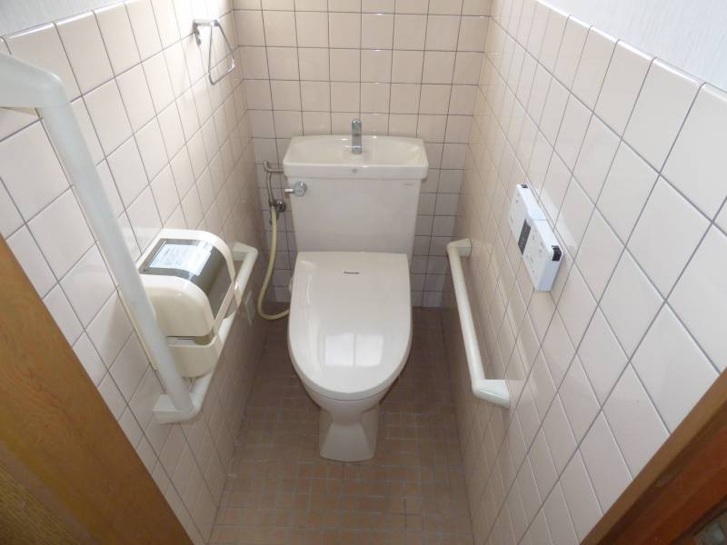 １F トイレ