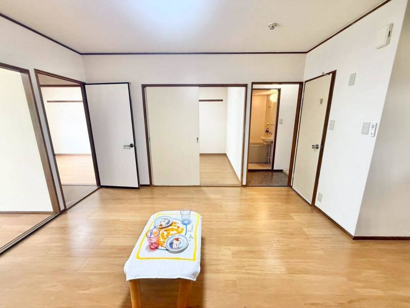 日当たりの良い広々した室内で気持ちよく過ごせます！