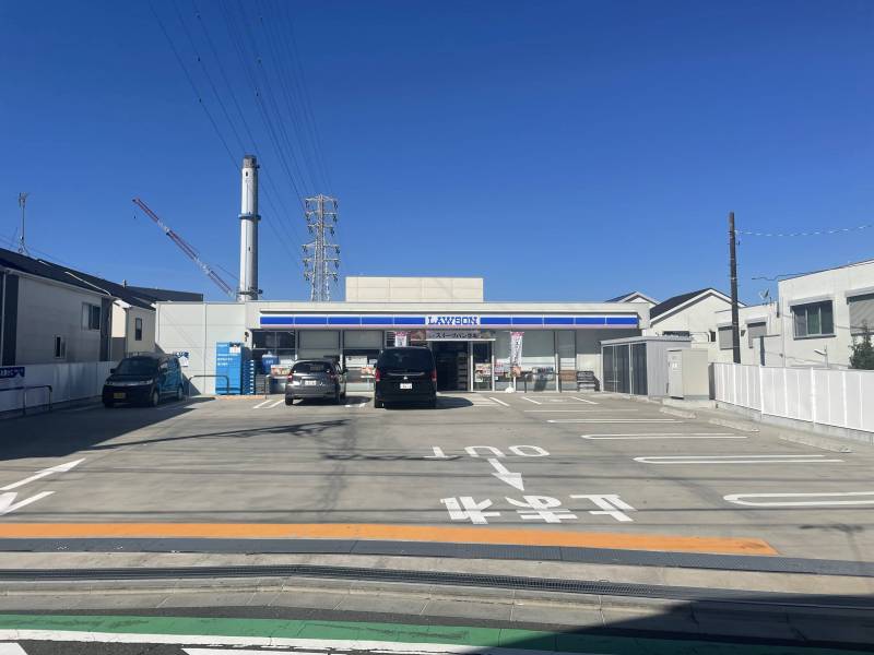 コンビニまで徒歩4分です！