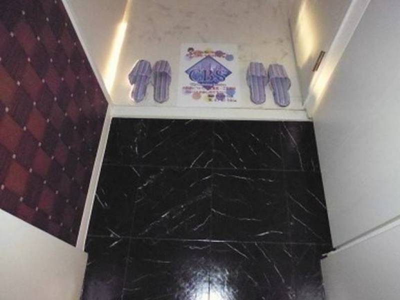 部屋が見えずシューズボックスが壁フラットでスマートな玄関