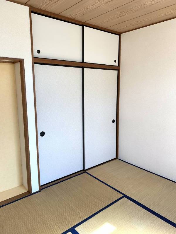 細かい襖紙はこちらの状態です