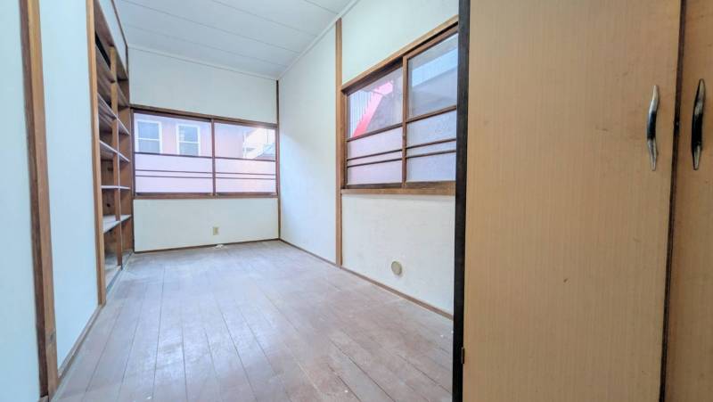 コンパクトな2階の洋室にも、収納はたくさんあります。