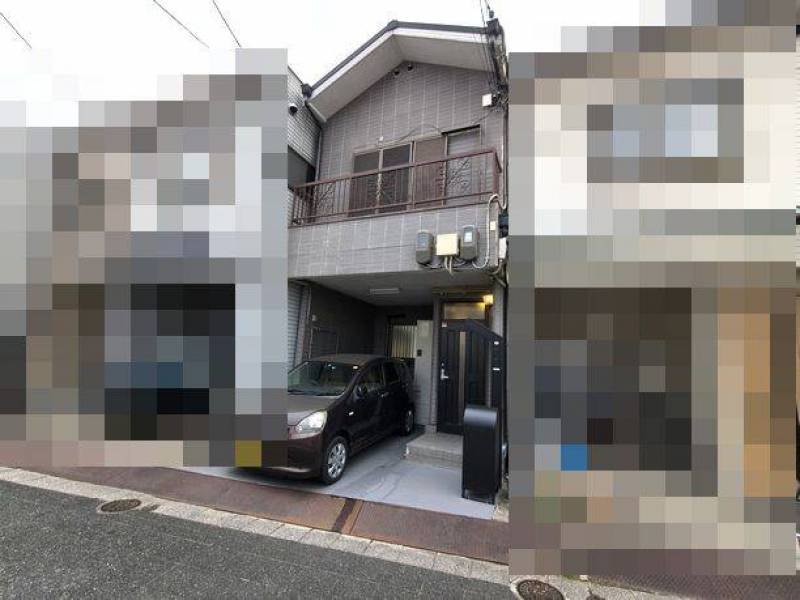 軽自動車が１台停まります