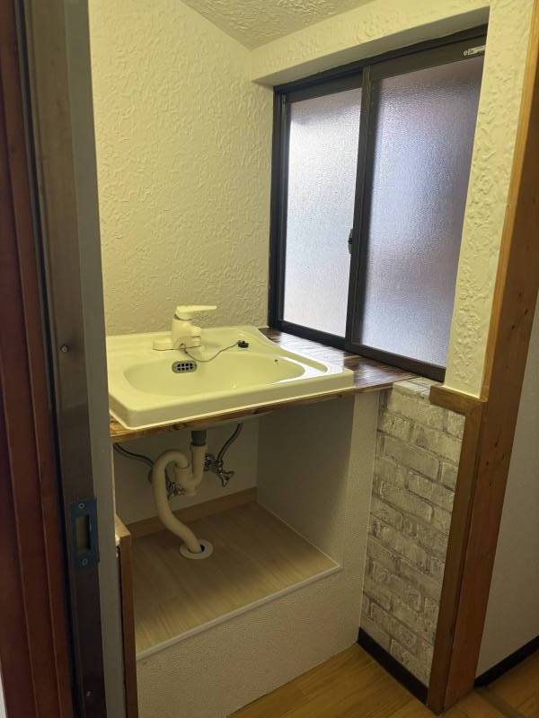 洗面台新品交換済み