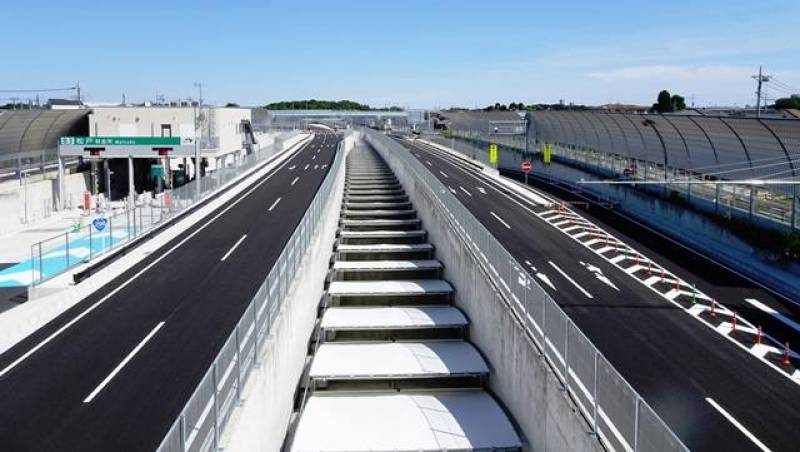 松戸IC（高速道路）まで400m。レジャーに最適なアクセス