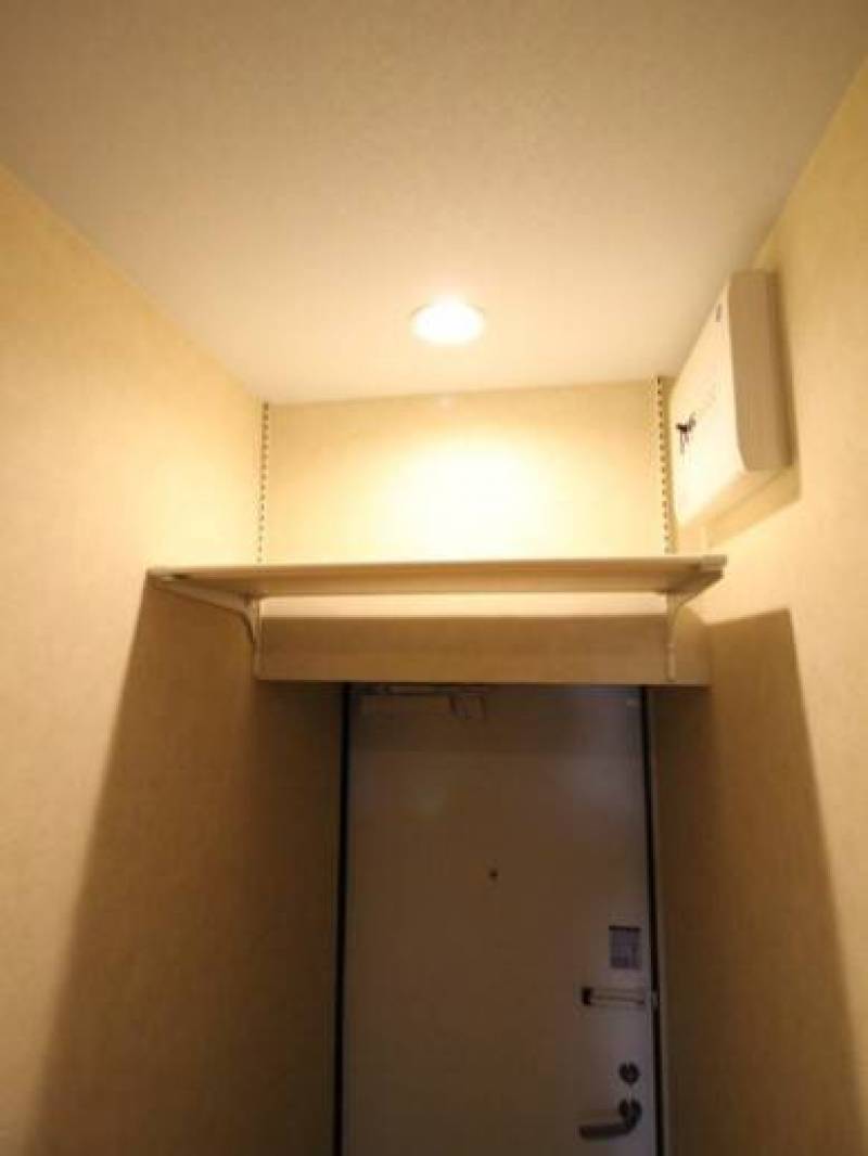 靴棚(玄関上部)