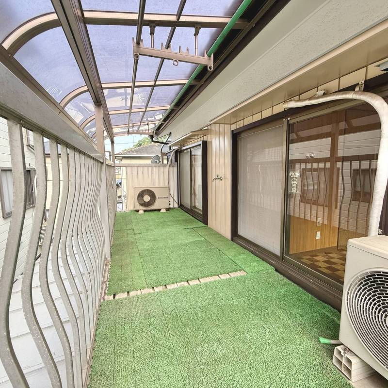 ベランダ２　水道があるため観葉植物を置くのにおすすめです