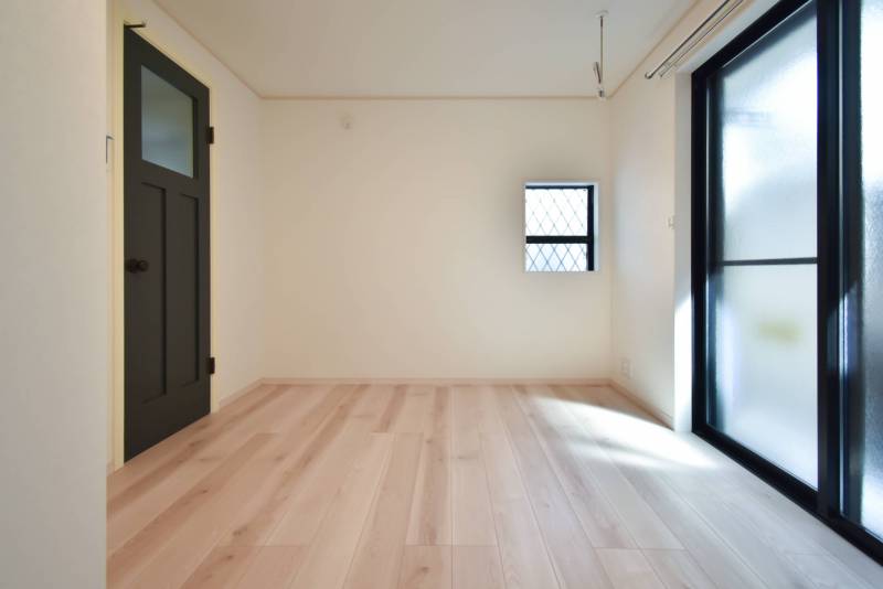 洋室　2面採光です