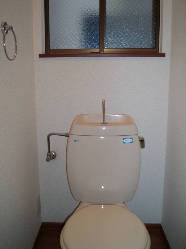現在温水便座がついてます