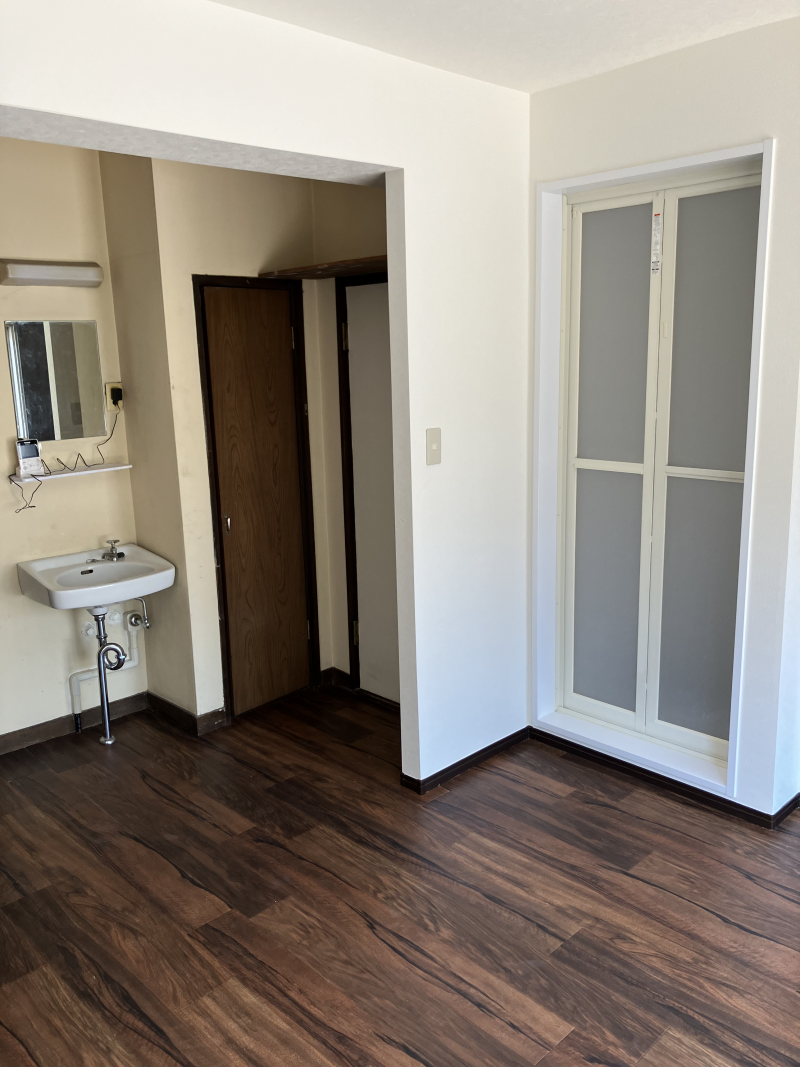 シャワールーム、洗面台、トイレ