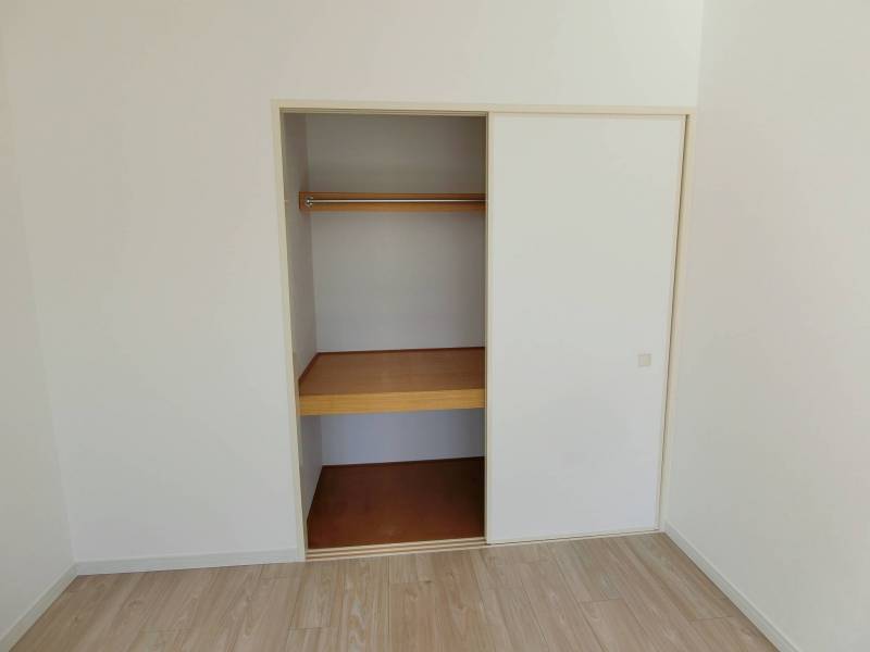 ハンガーパイプ付収納