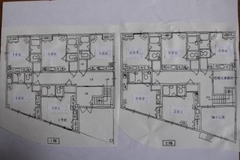 １番左の下が１０２号室です。