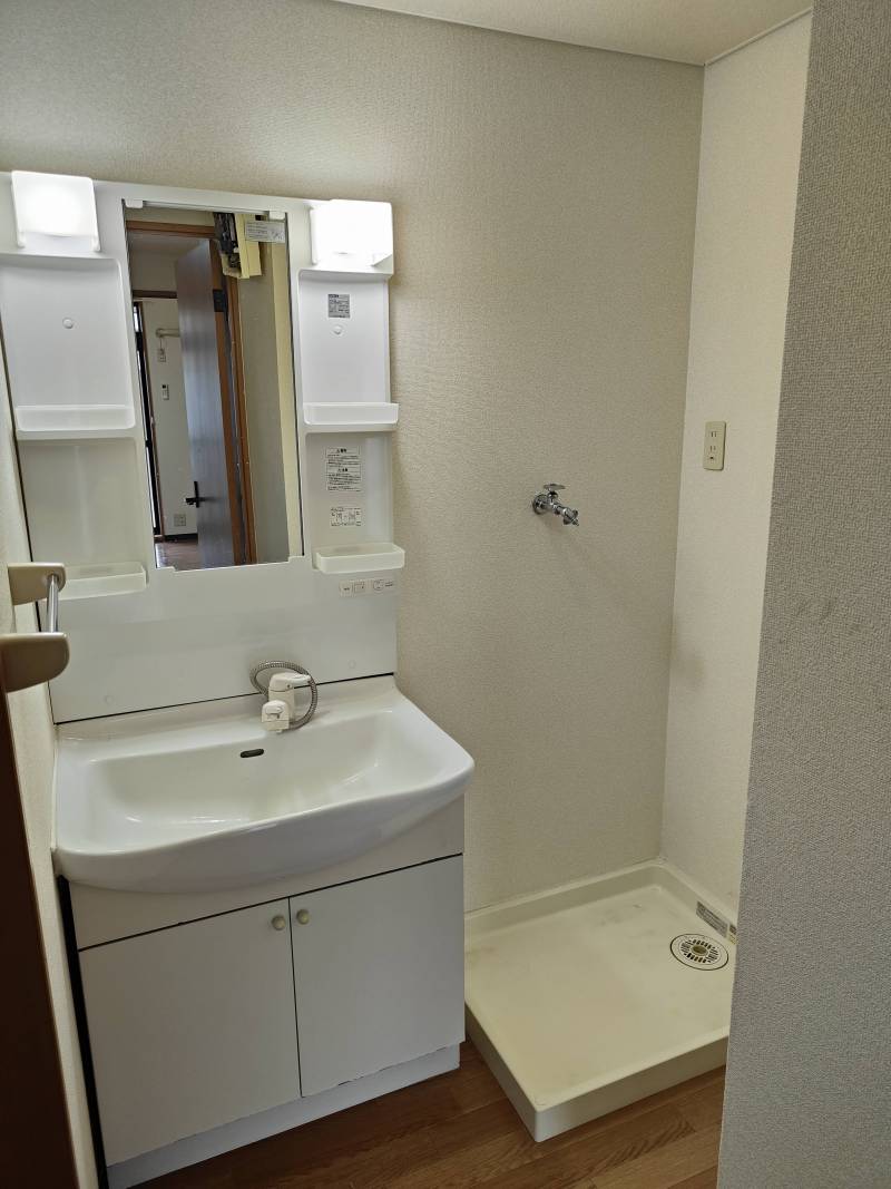 洗面台と室内洗濯機置き場
近くにあり導線がいいです