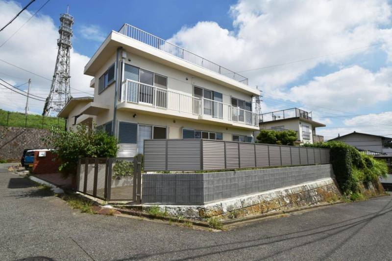 片瀬山 山頂の南西角地！