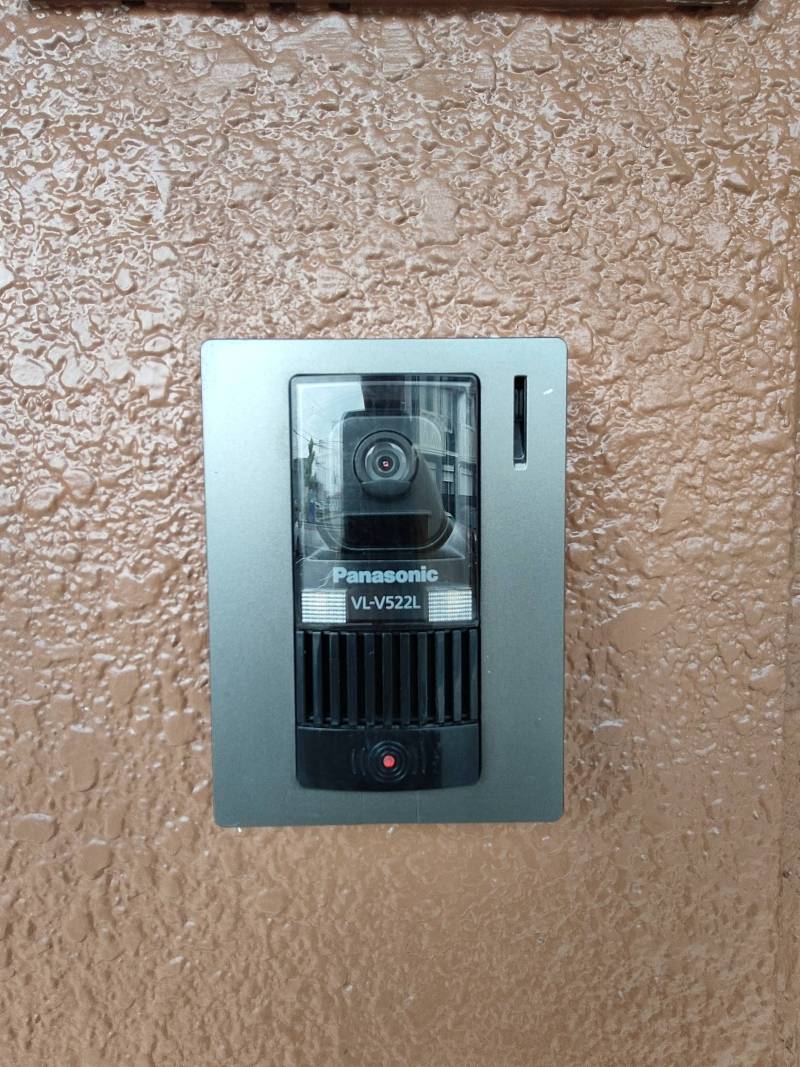 モニター付きインターホンで安心です