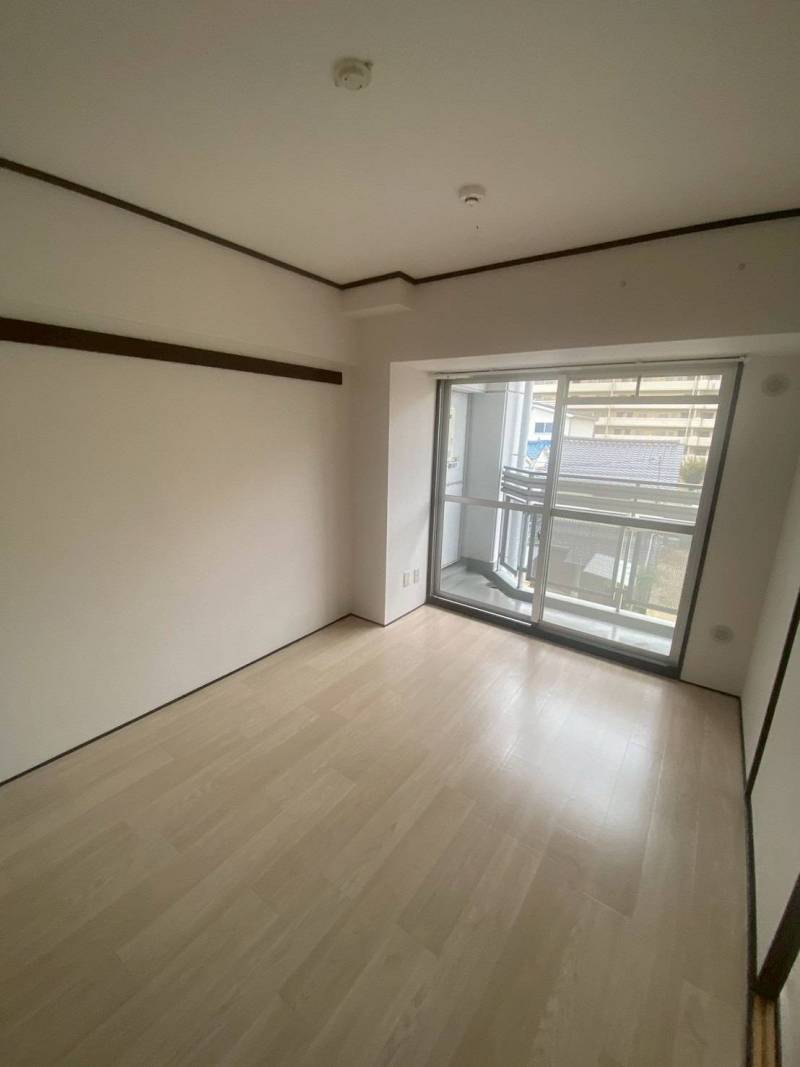 リフォーム前のため別部屋のイメージです。