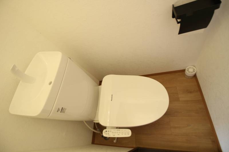 トイレも新設です♪
洗浄便座付き！