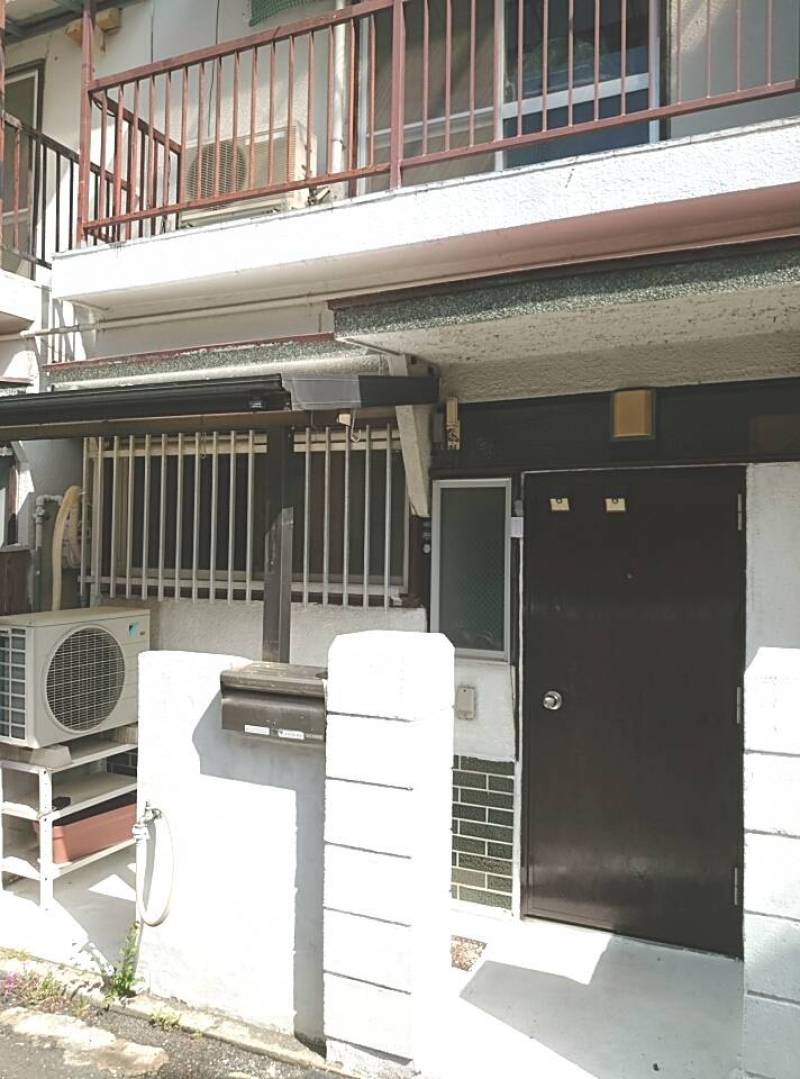 外壁塗装ドア塗装しました。