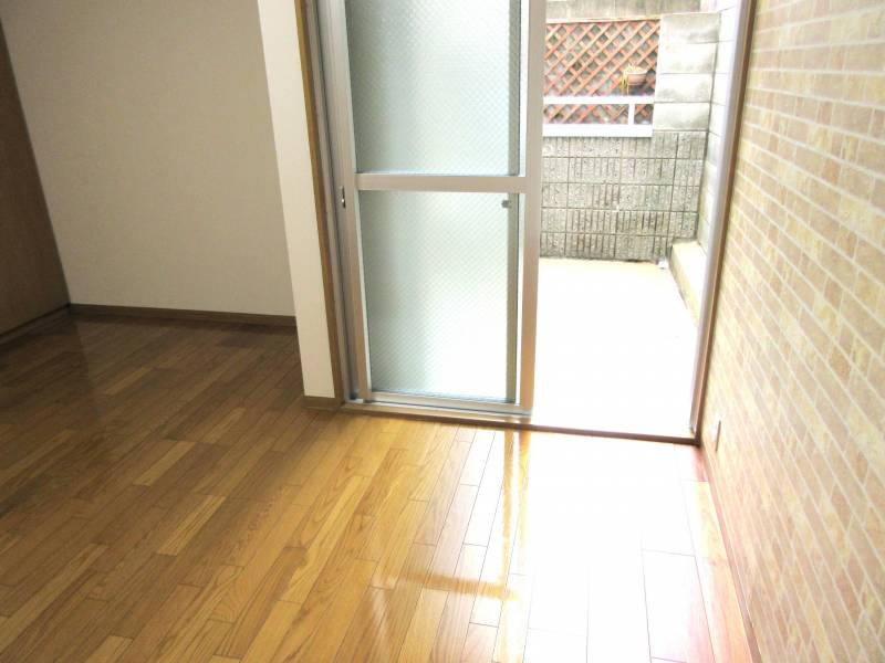 東側ベランダは広いテラス
