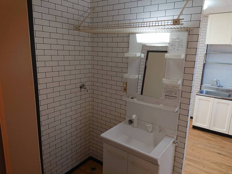 吊り棚付きです。