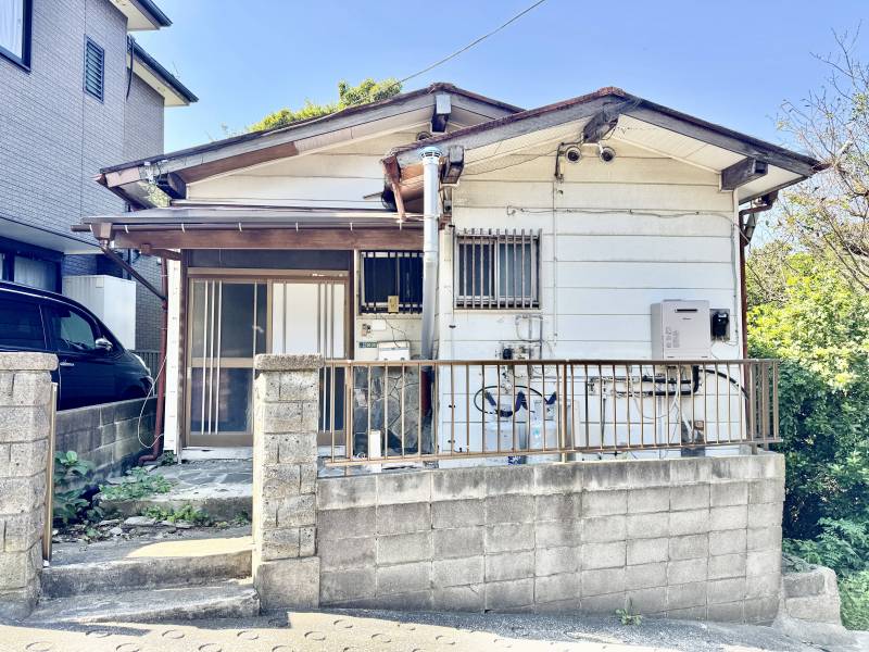 駐車場はありませんが家の前に車で行けます。