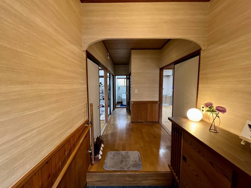 玄関入ってすぐの景色です。