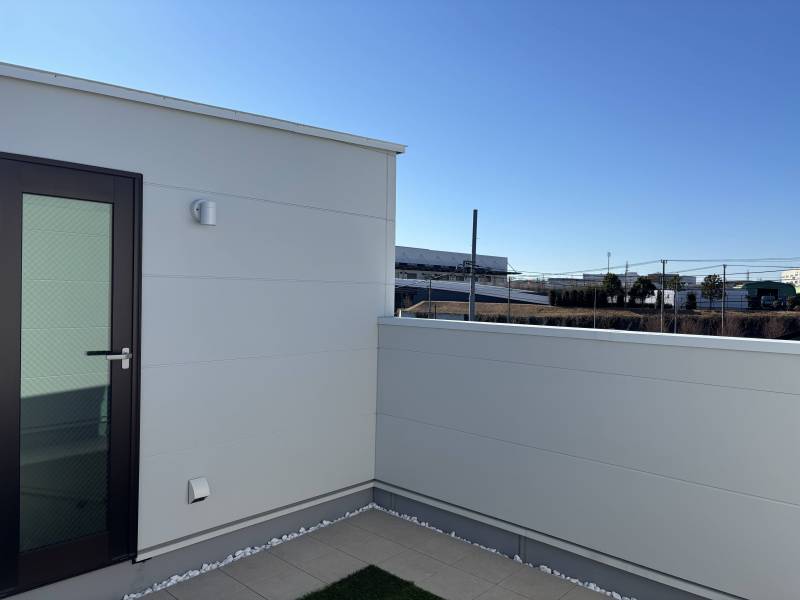 周囲を気にせず、部屋の延長として使える贅沢なプライベート空間