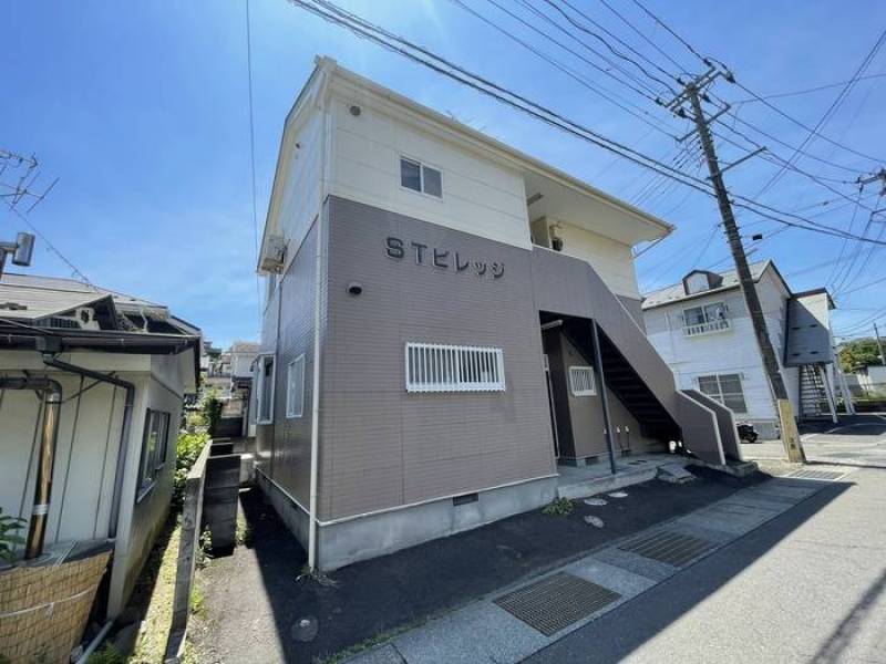 角地で閑静な住宅地です