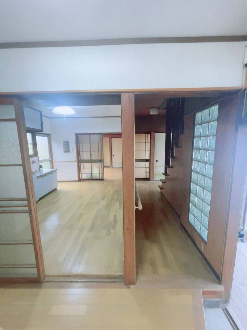 玄関、廊下