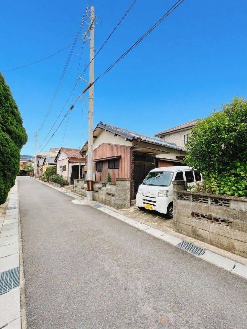 駐車場軽1台無料　閑静な住宅街