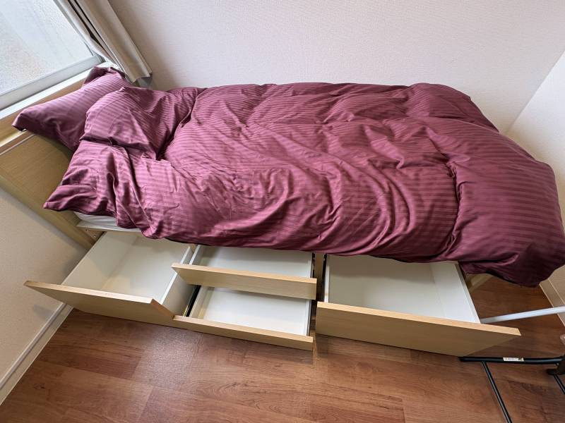 ベッドの下には収納も充実！