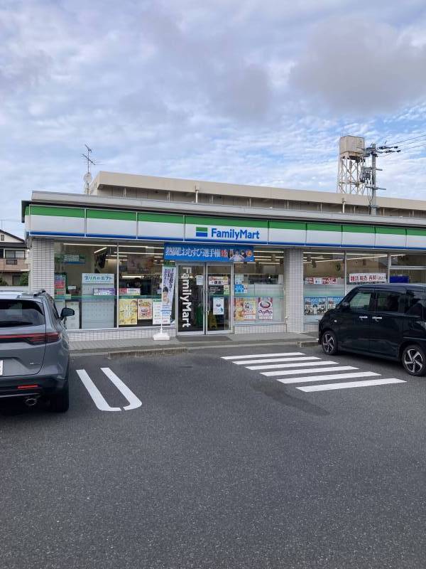 コンビニまで徒歩3分