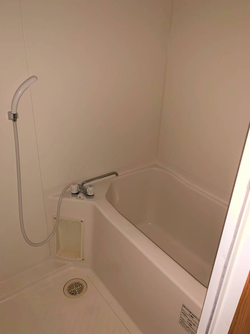 浴室も大きめです