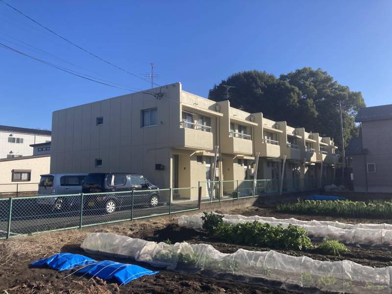 前面が畑で採光が最高です。風通しもgood