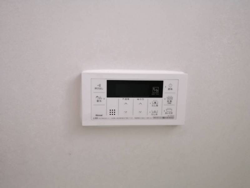 ユニットバス、給湯器も新品。